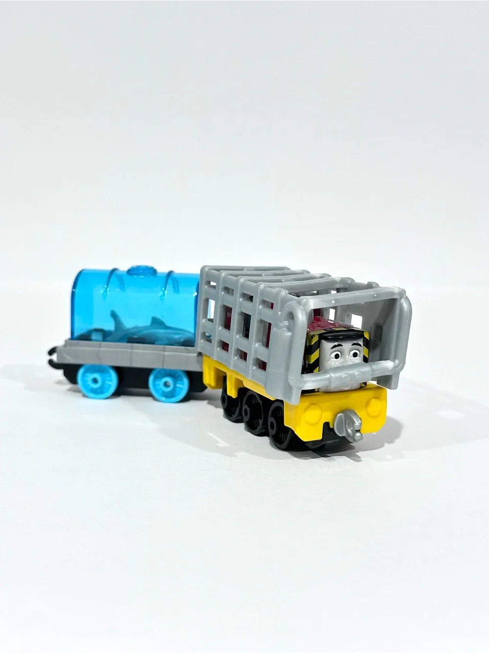 Thomas & Friends Adventures Talking Shark Escape Sharky Diecast